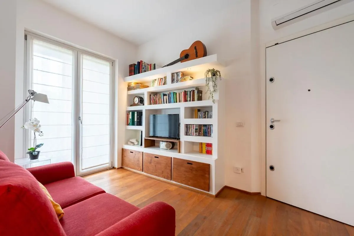 Ippodromo Cozy Stay Near San Siro Милан 0*,  Италия